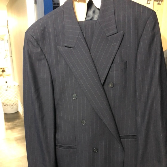 Men’s suit - Picture 1 of 2